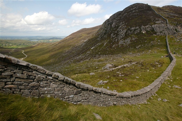 http://www.visitwales.com/%7E/media/b365404936f34e81a59188d98ff64543.ashx?la=en
